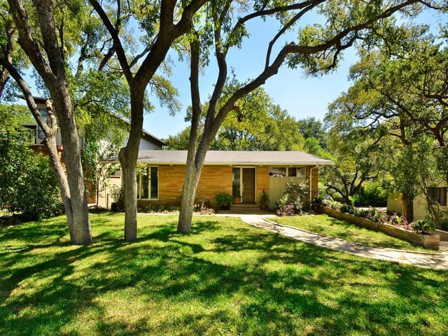 1207 Travis Heights Blvd