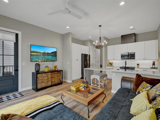 1208  Academy Academy Ave Unit #3101