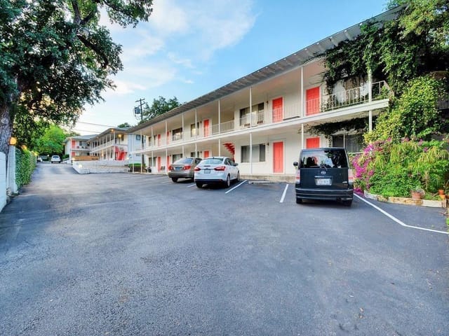 1208 Enfield RD Unit #103