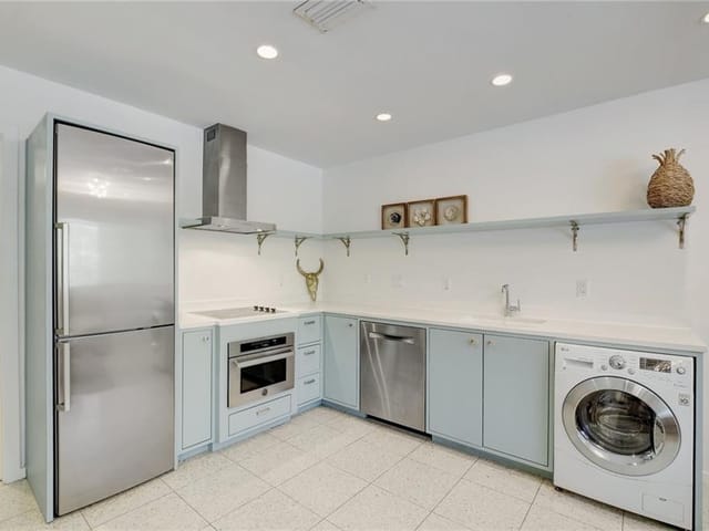 1208 Enfield RD Unit #203