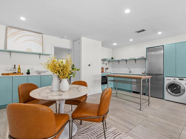1208 Enfield Rd Unit #206