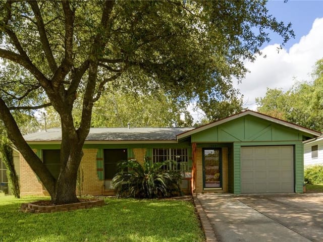 1208 Folts Ave