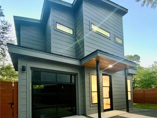 1208 Harvey St Unit #2