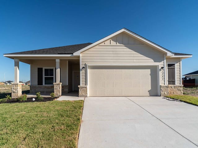1208 Marvin Grv