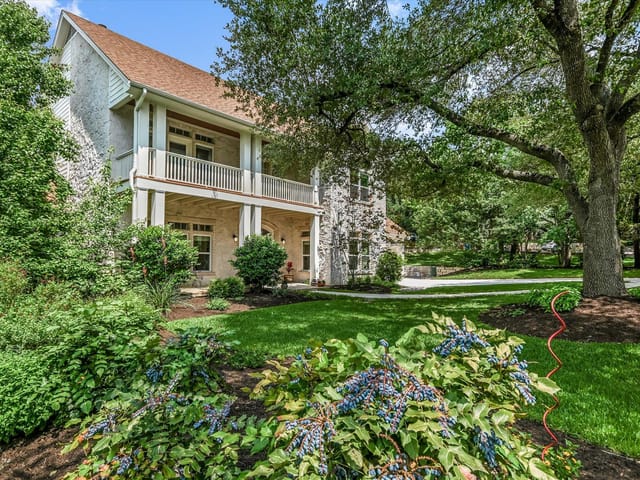 1208 Verdant WAY