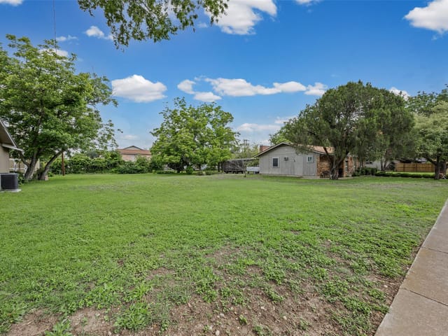 1209 Barbara DR