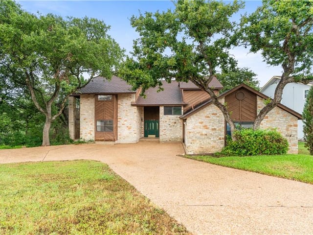 1209 Lost Creek BLVD