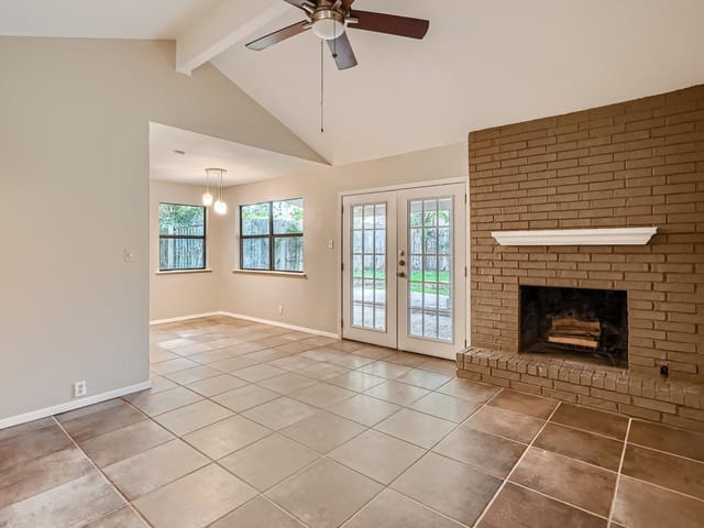1209 Speer LN