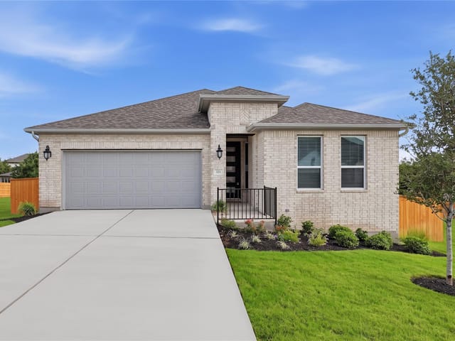121 Amber Oak LN