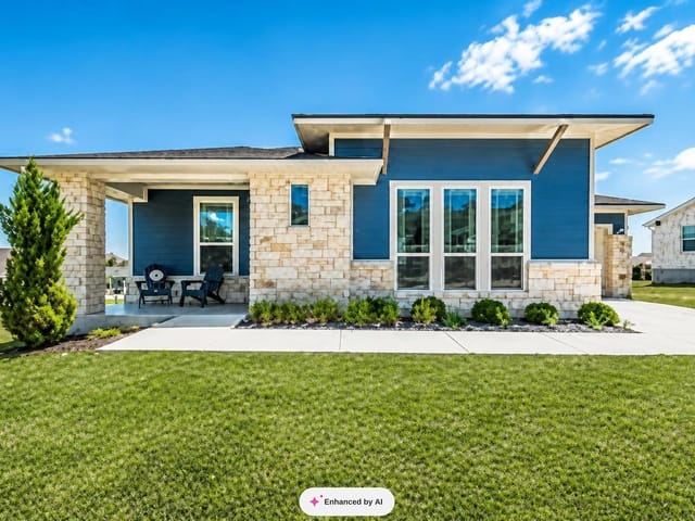 121 Charming Redbud LN