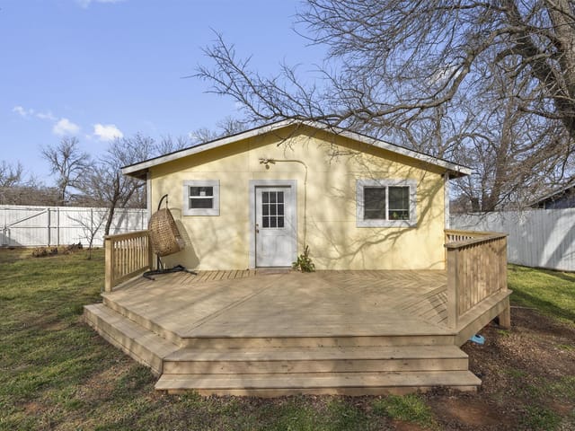 121  Jackson St
