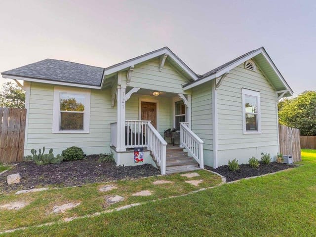121 Margot LN
