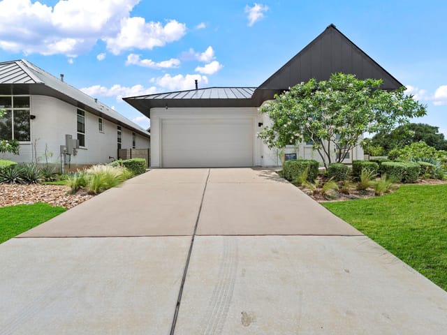 121 Rough Creek RD