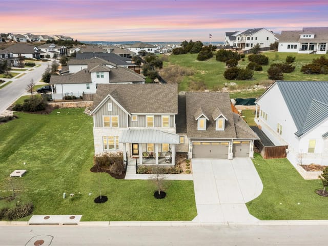 121 Starfire Dr