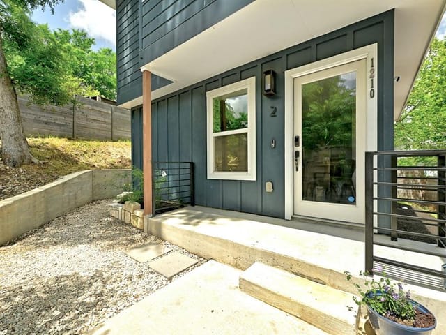 1210 Luna St Unit #2