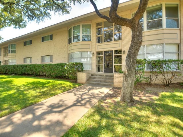 1210 Windsor Rd Unit #111