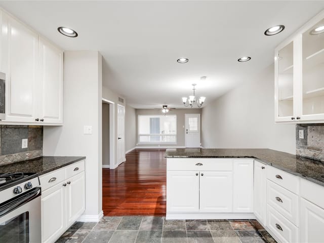 1210 Windsor RD Unit #207