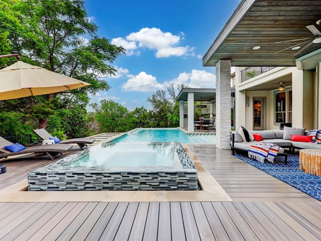 12100 Azure Shores Ct