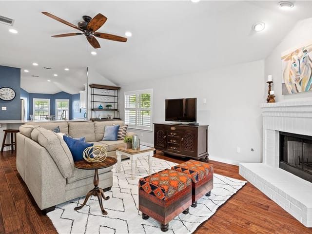 12101 Tumbling Creek Trl