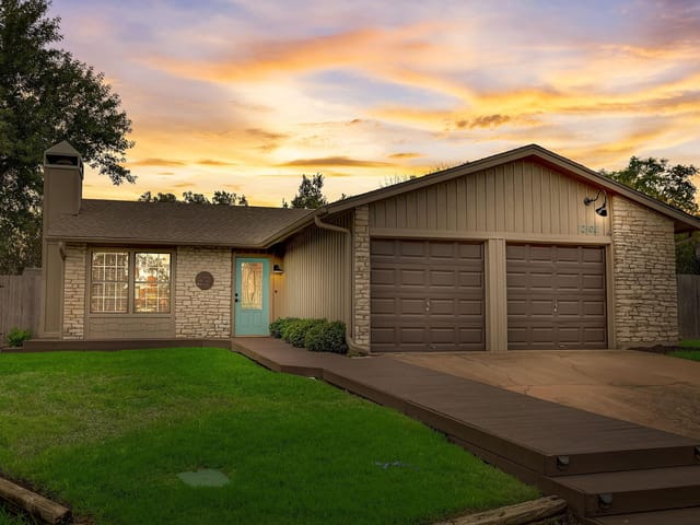 12103 Mill Hollow Cv