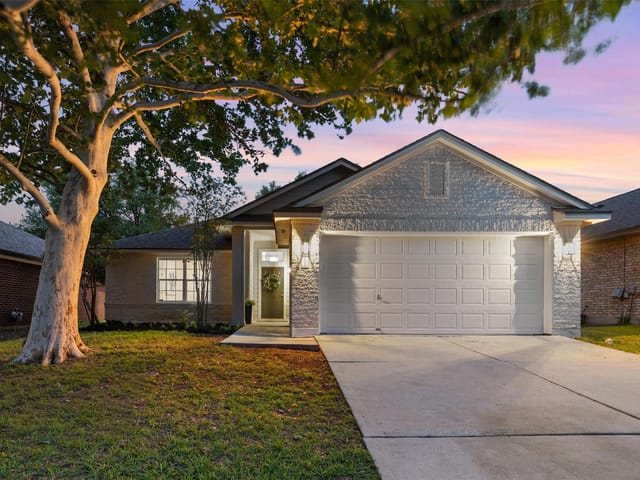 12104 Battle Bridge DR