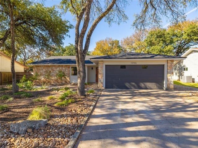 12106 Grimsley Dr