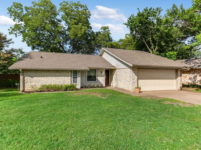 12107 Scissortail DR