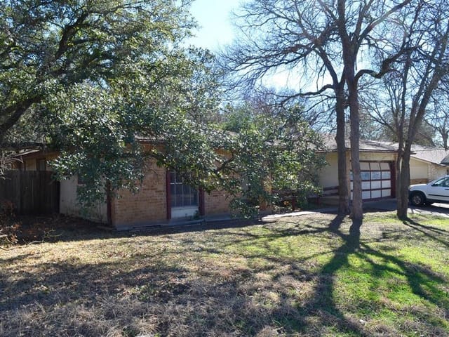 12107 Wycliff Ln