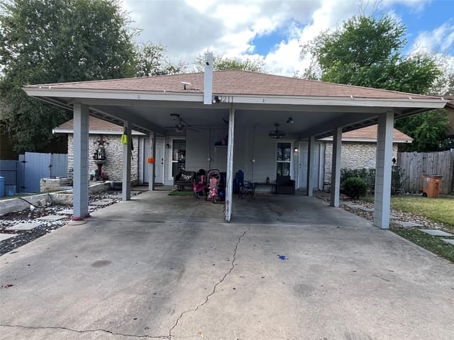 1211 Dobie Dr