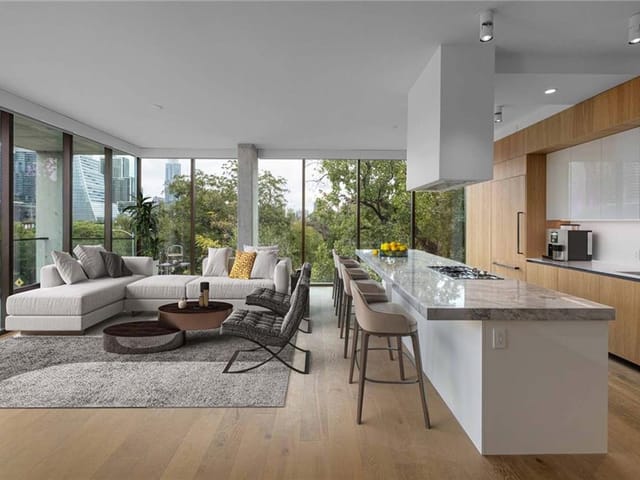 1211 W Riverside DR Unit #3B