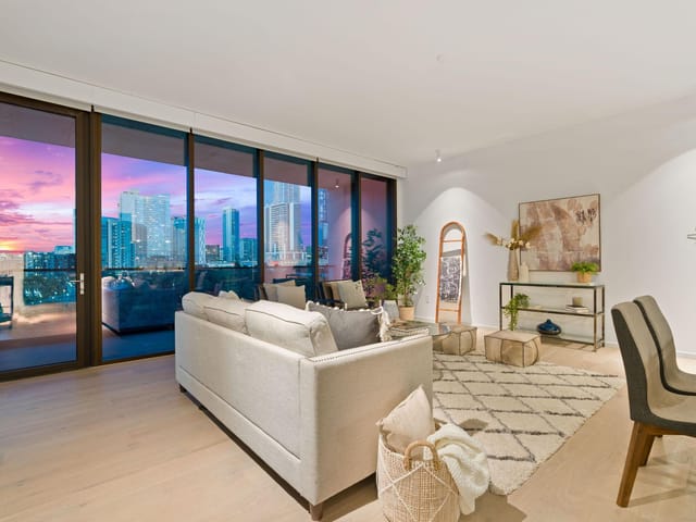 1211 W Riverside DR Unit #5A