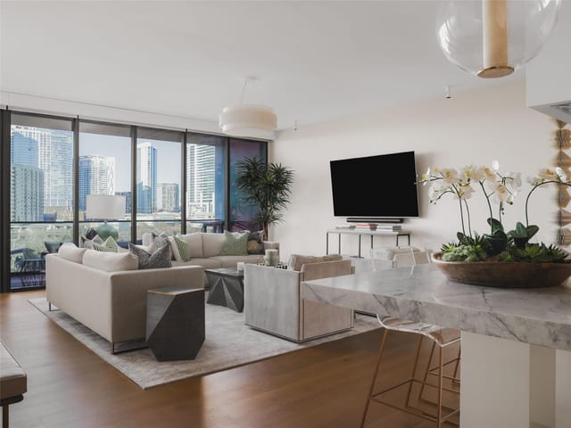 1211 W Riverside Dr Unit #6A