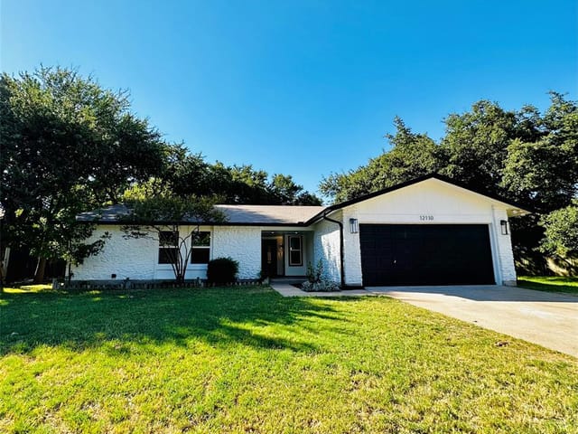 12110 Saxony Ln