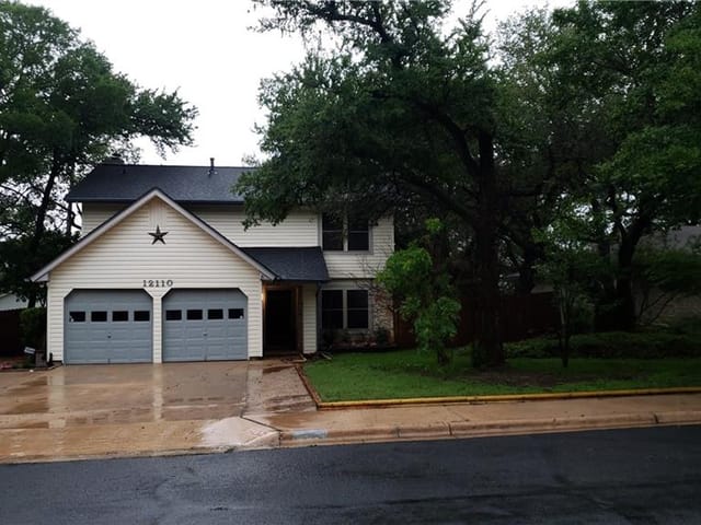 12110 Wycliff Ln