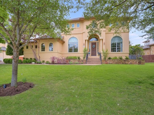 12113 Las Flores Dr