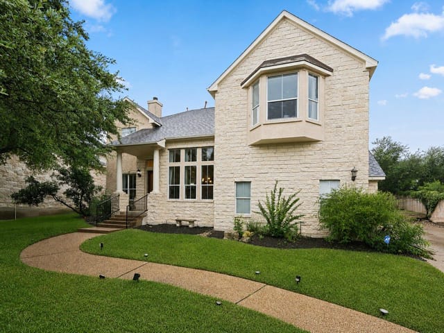 12113 Portobella DR - property photo 1 - Luxury home in Steiner Ranch Ph 02 Sec 03-C, Austin, TX