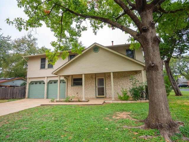 12120 Wycliff Ln