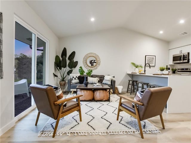 1213 Hollow Creek Dr Unit #1
