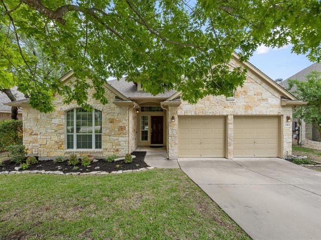 1213 Horseback Hollow