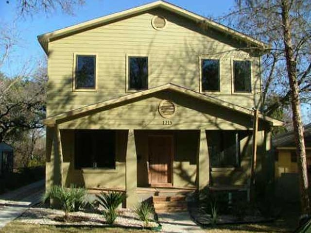 1213 Newning Ave