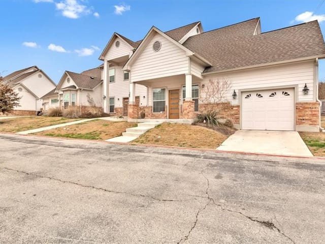 12145 Abbey Glen Ln