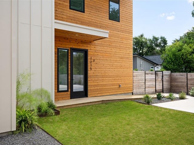 1215 Fort Branch BLVD Unit #2