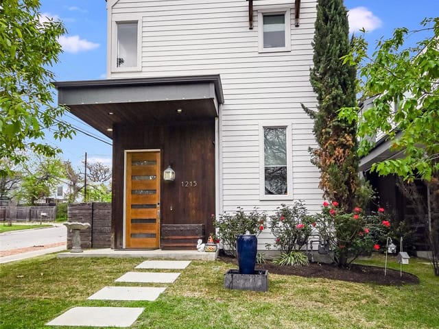 1215 Maple Ave