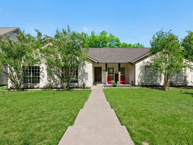 1215 Olympus DR