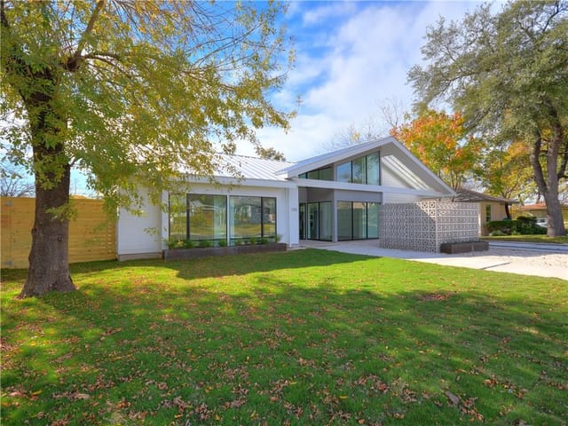 1215 Pasadena Dr