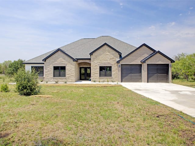 1215 Ridge Harbor Dr