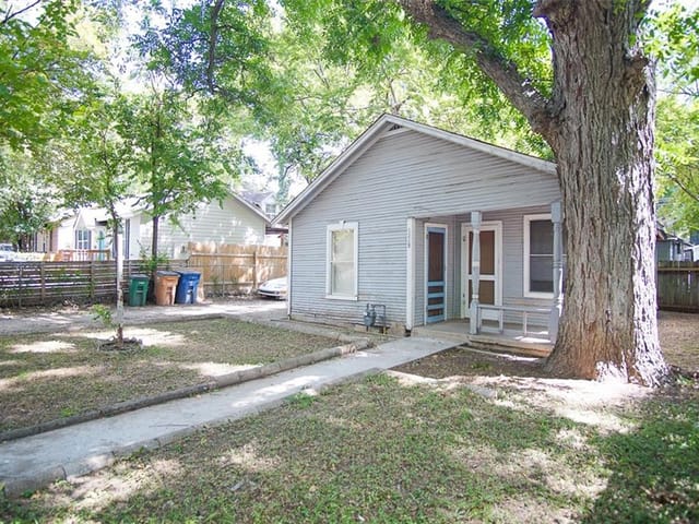 1215 Taylor St