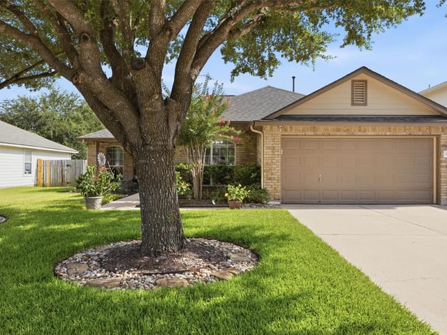 1215 Utopia LN