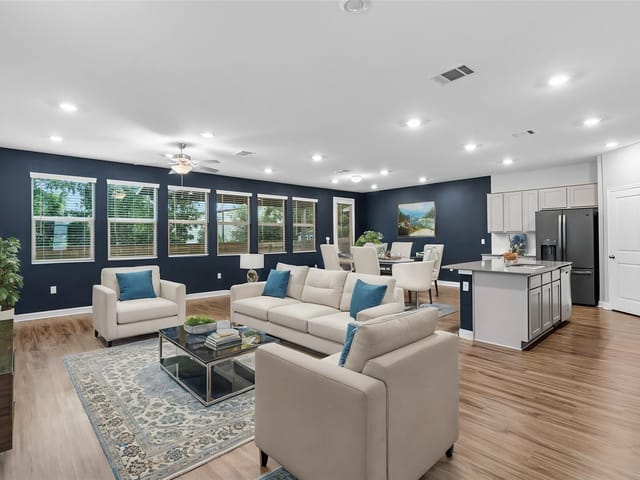 1215 Winnie Dr