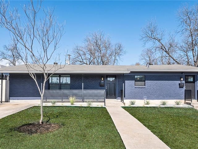 1216 Corona Dr